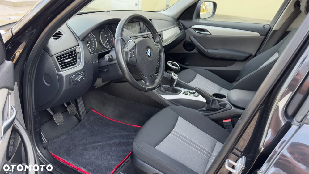 BMW X1 sDrive18d xLine - 16