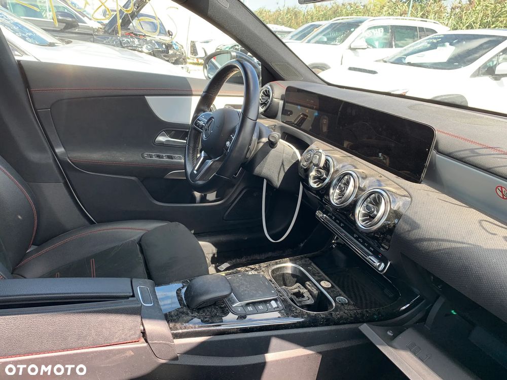 Mercedes-Benz CLA 250 4Matic 7G-DCT - 13