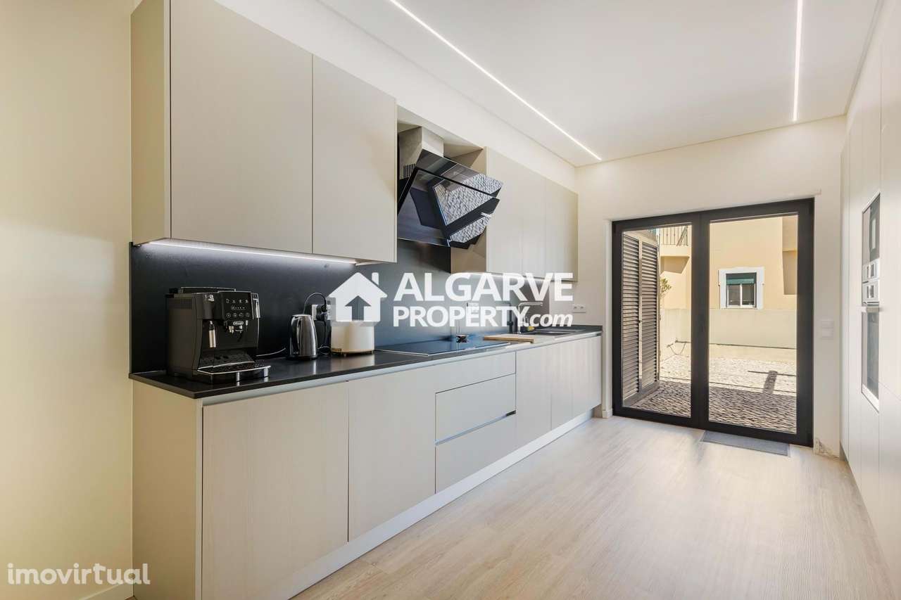 Moradia moderna V6 em condomínio com piscina. Perto de Vilamoura e pra - Grande imagem: 4/32