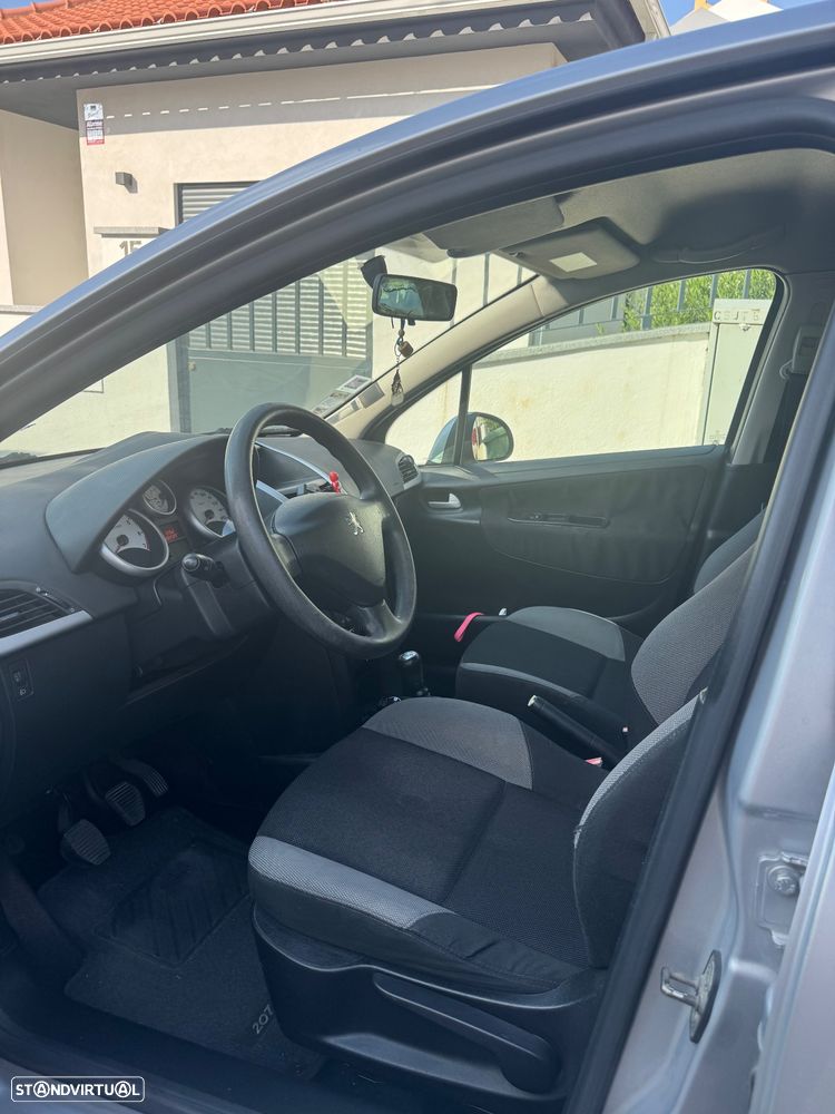 Peugeot 207 1.4 16V Trendy - 7
