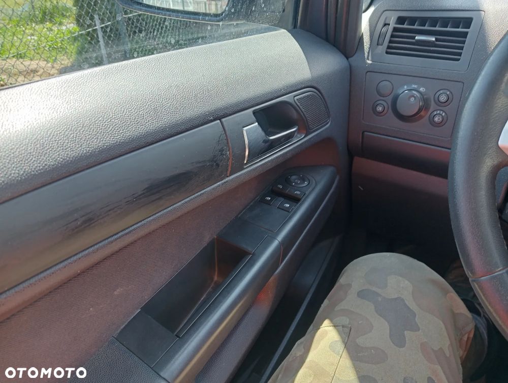 Opel Zafira 1.8 Essentia EU5 - 12