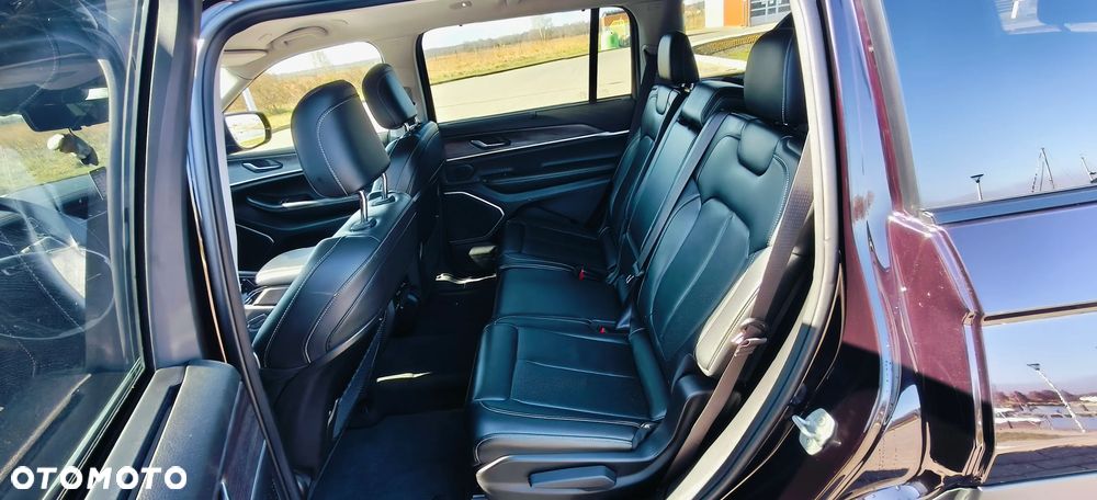 Jeep Grand Cherokee - 34