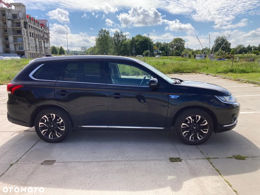 Mitsubishi Outlander PHEV Instyle NAVI - 4