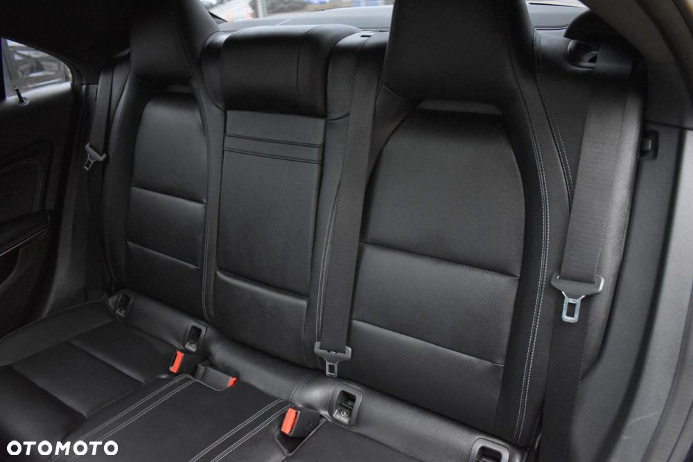 Mercedes-Benz CLA 250 4-Matic Sport - 20