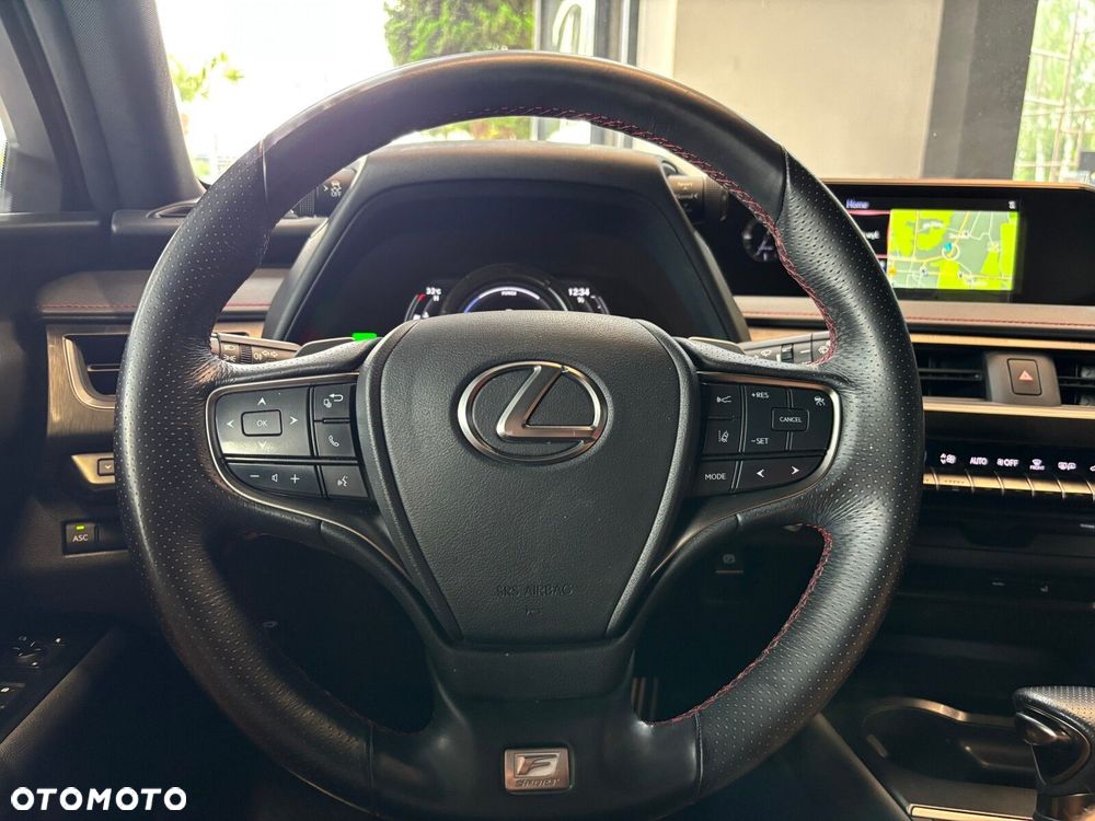 Lexus UX - 15
