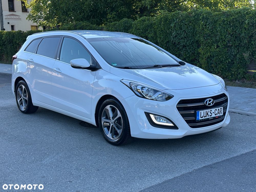 Hyundai i30 blue Kombi 1.6 GDi Passion - 12
