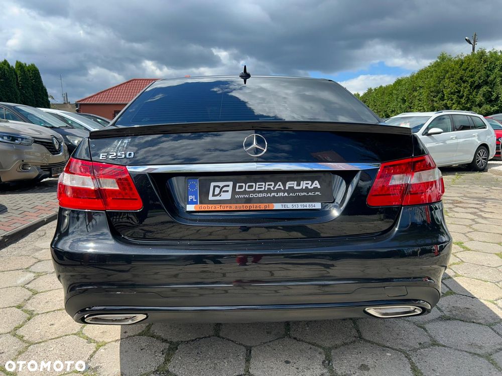 Mercedes-Benz Klasa E 200 CDI DPF BlueEFFICIENCY 7G-TRONIC Elegance - 39