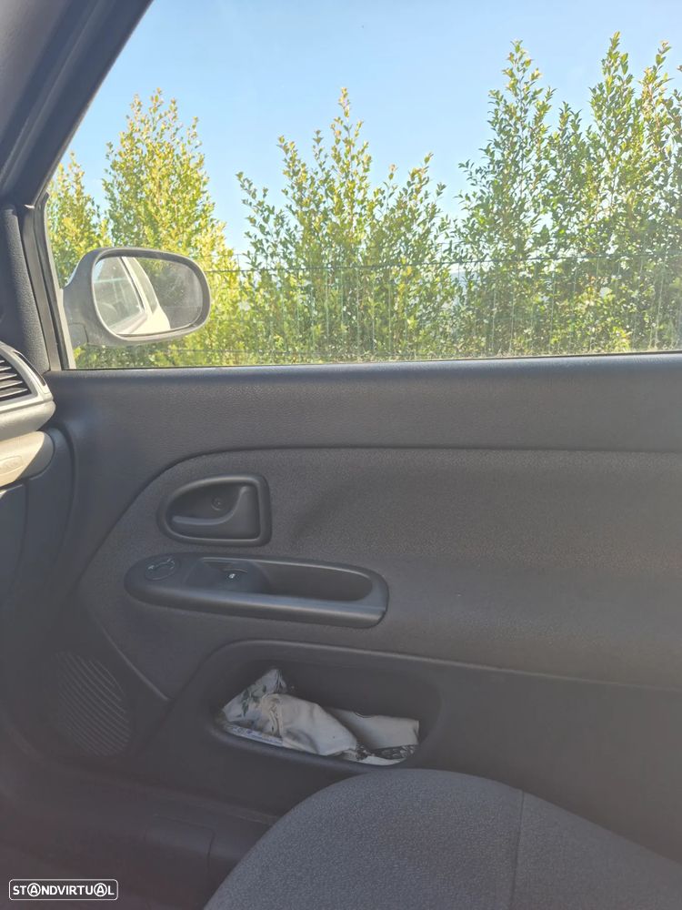 Renault Clio - 8
