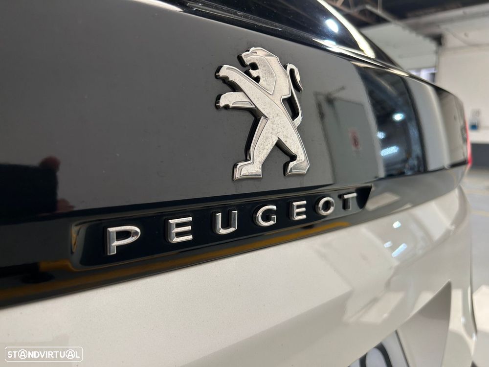 Peugeot 3008 1.2 PureTech Allure EAT8 - 14
