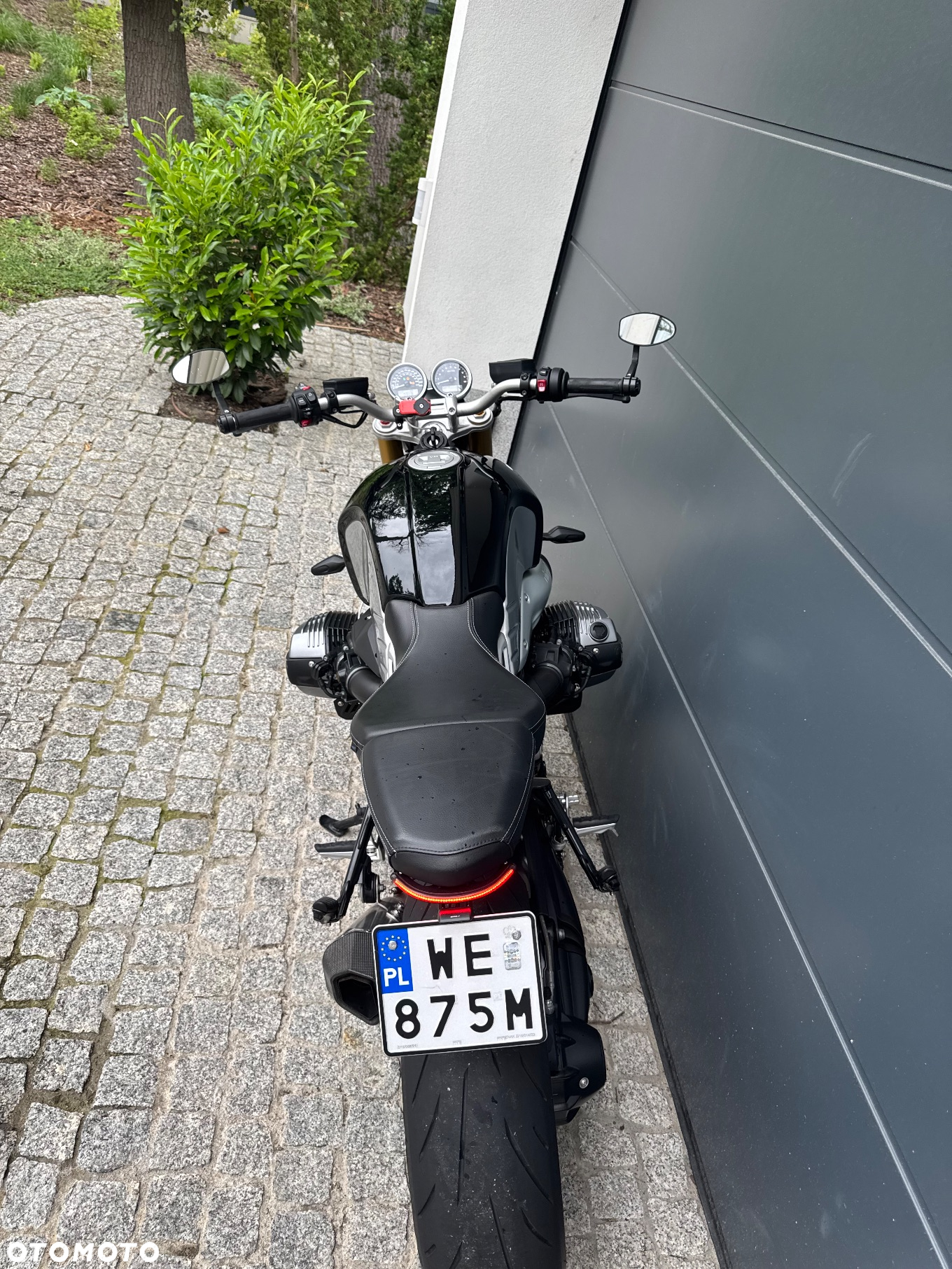 BMW R - 8