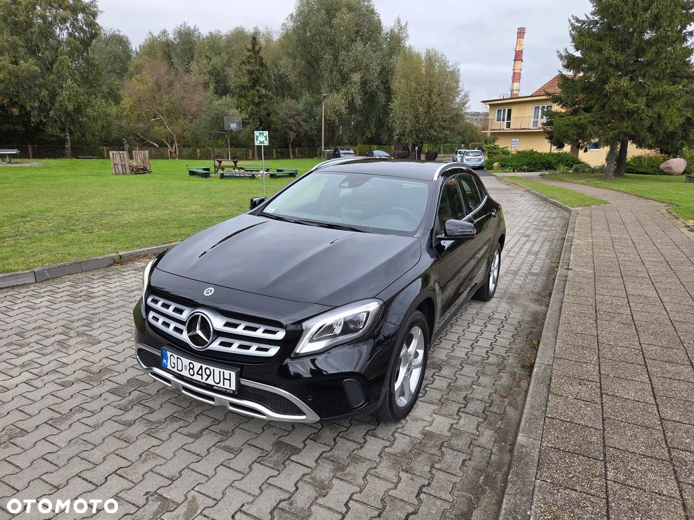 Mercedes-Benz GLA 200 7G-DCT Urban - 2