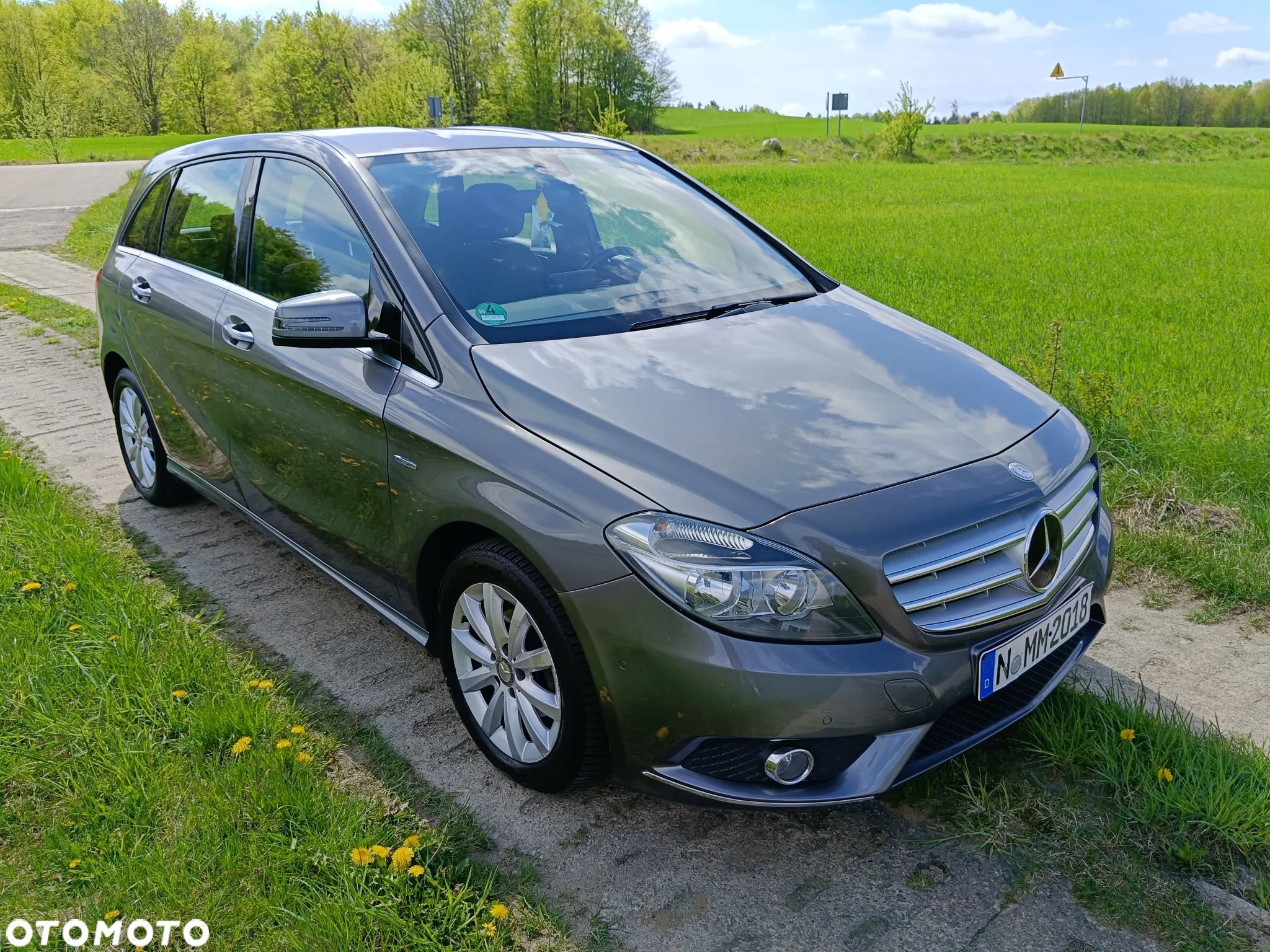 Mercedes-Benz Klasa B 180 (BlueEFFICIENCY) - 1