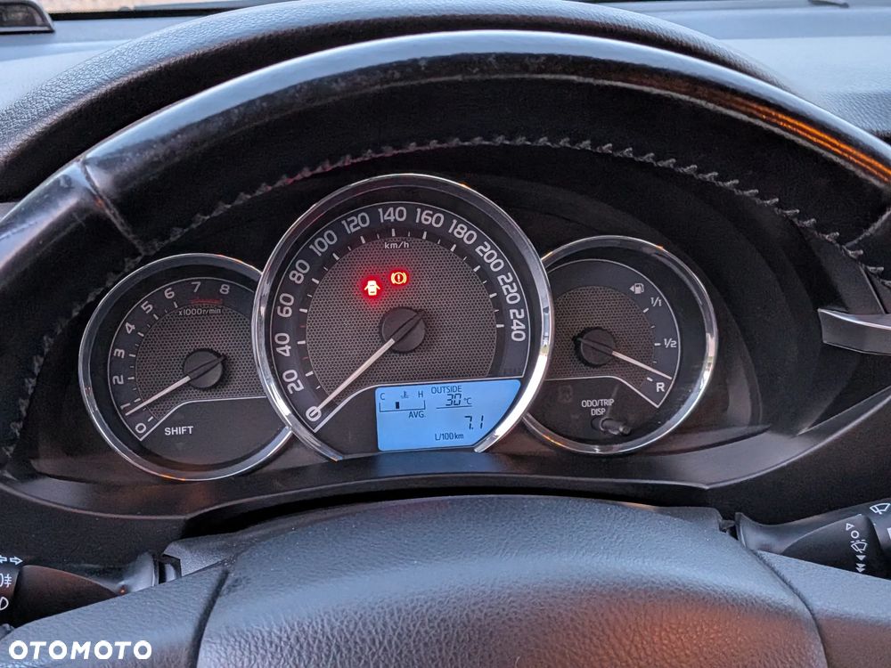 Toyota Corolla 1.6 Prestige EU6 - 33