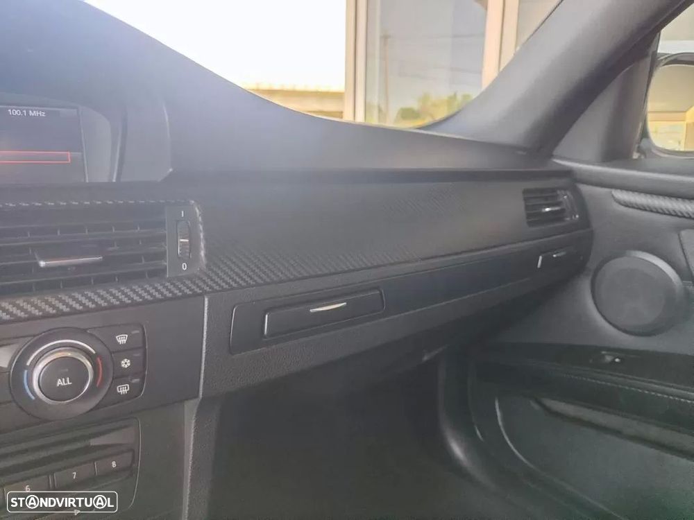 BMW 320 d Coupe Edição M Auto - 36