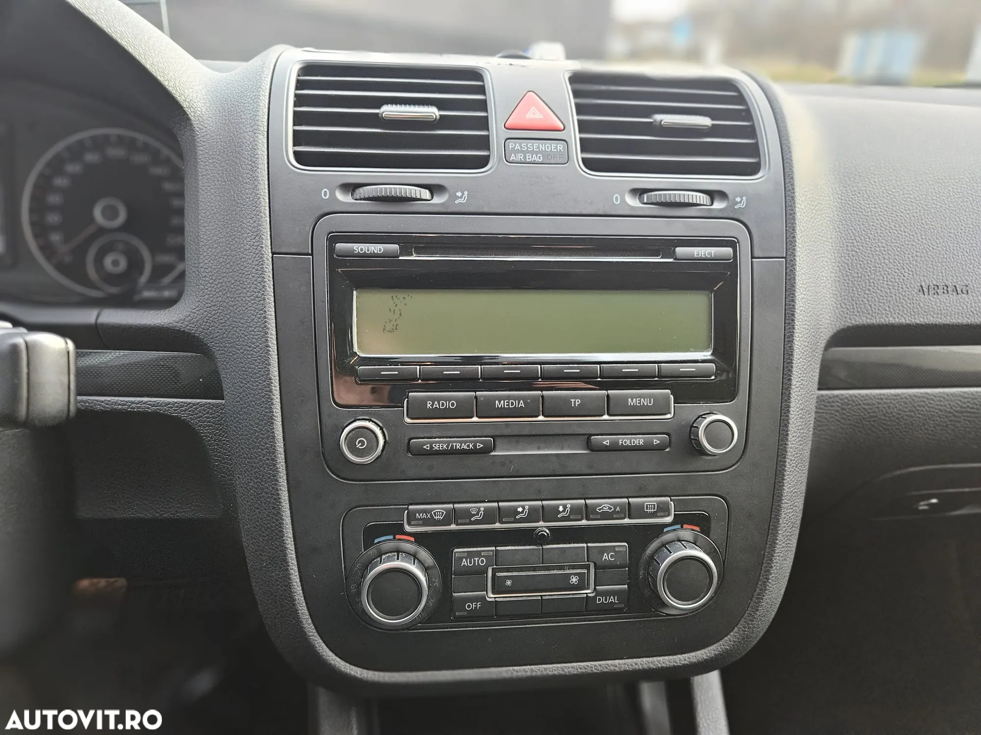 Volkswagen Jetta 1.6 TDI Blue Motion Technology Comfortline - 11