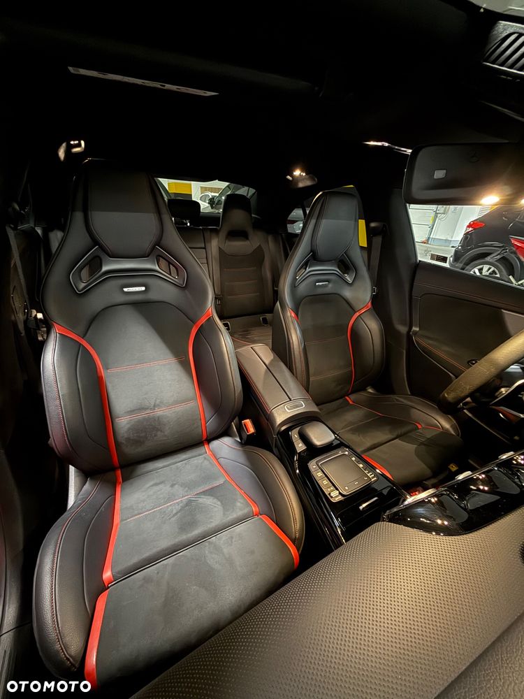 Mercedes-Benz CLA - 12