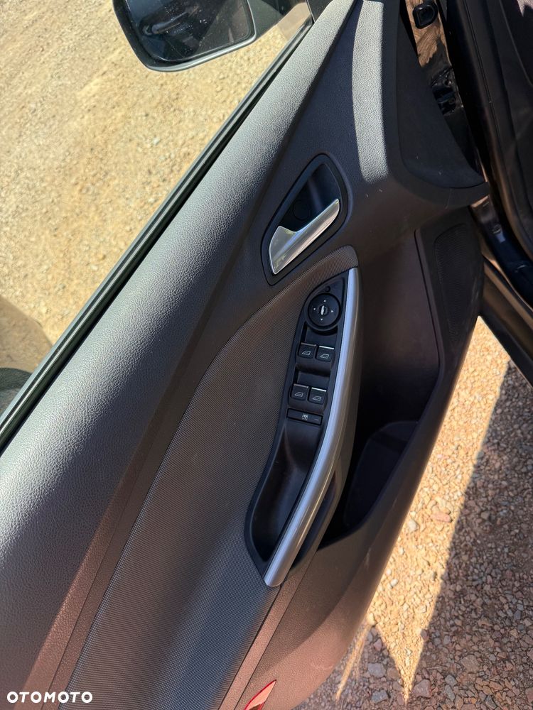 Ford Focus 1.6 Ambiente - 14