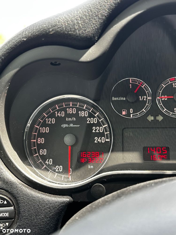 Alfa Romeo 147 1.6 Twin Spark 16V - 21