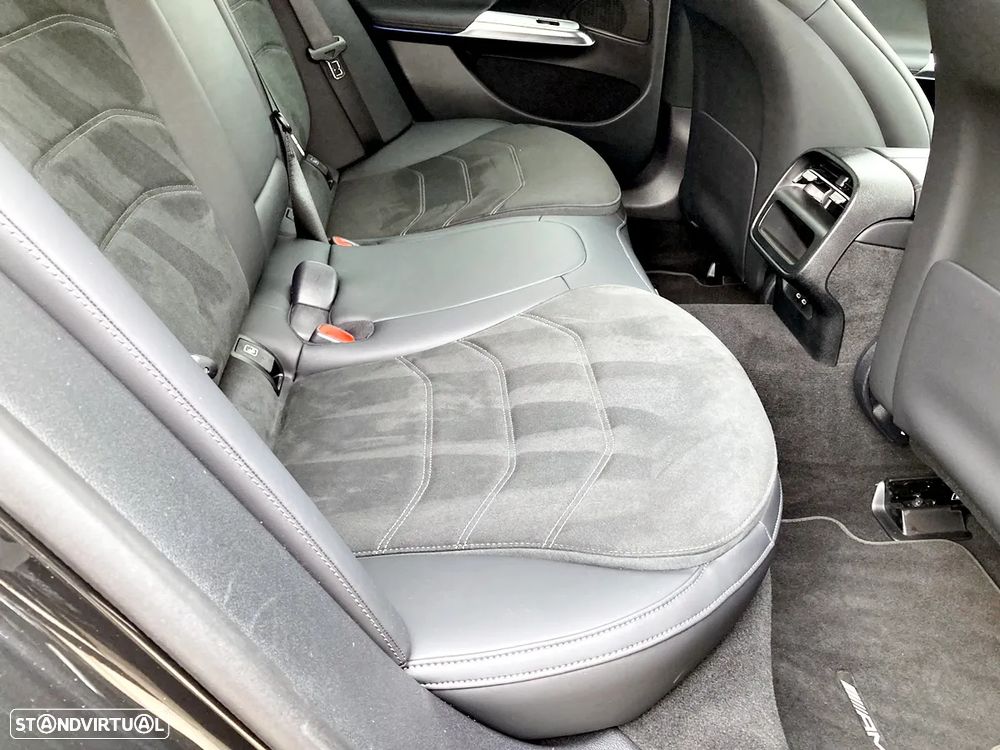 Mercedes-Benz E 300 e AMG Line - 28