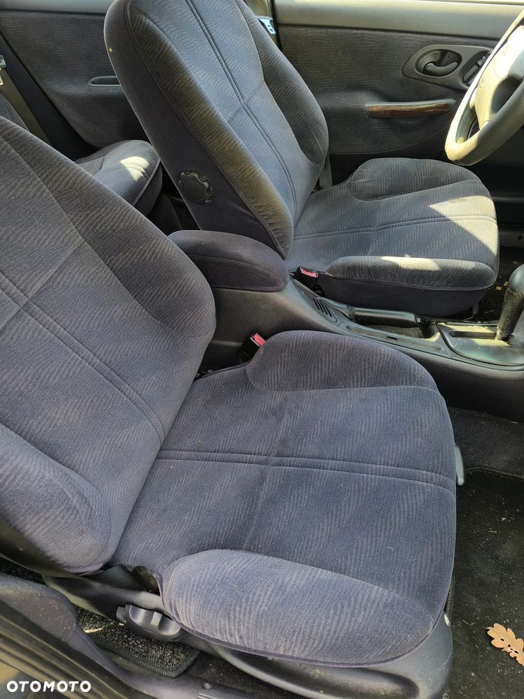 Ford Mondeo 2.0 Ghia - 5