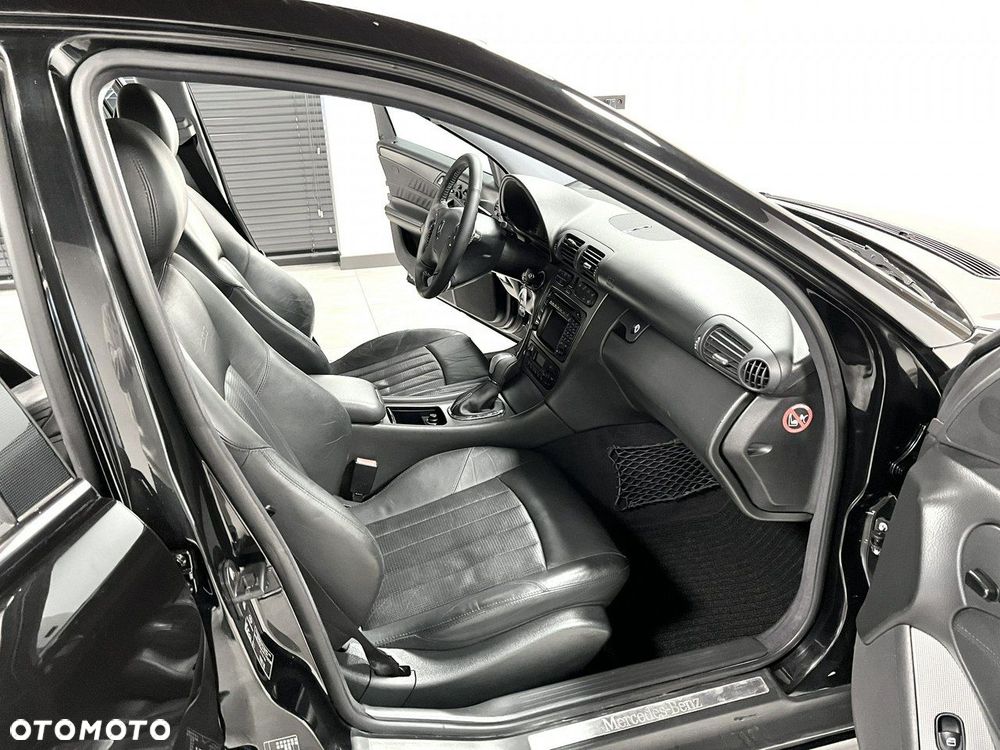 Mercedes-Benz Klasa C 32 AMG - 24