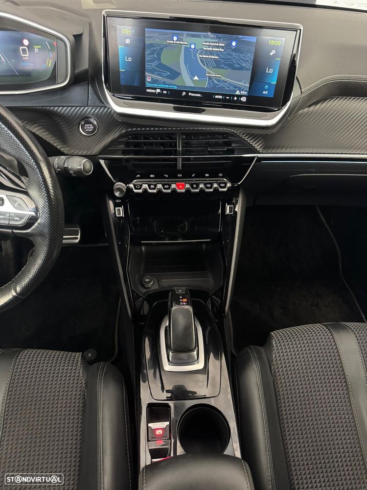 Peugeot e-208 - 22