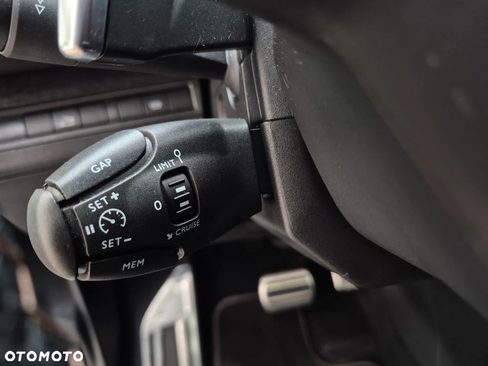 Peugeot 3008 1.6 PureTech GPF GT Line S&S EAT8 - 14
