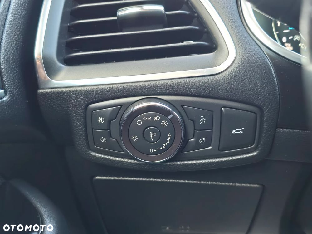 Ford S-Max 2.0 TDCi Titanium PowerShift - 38