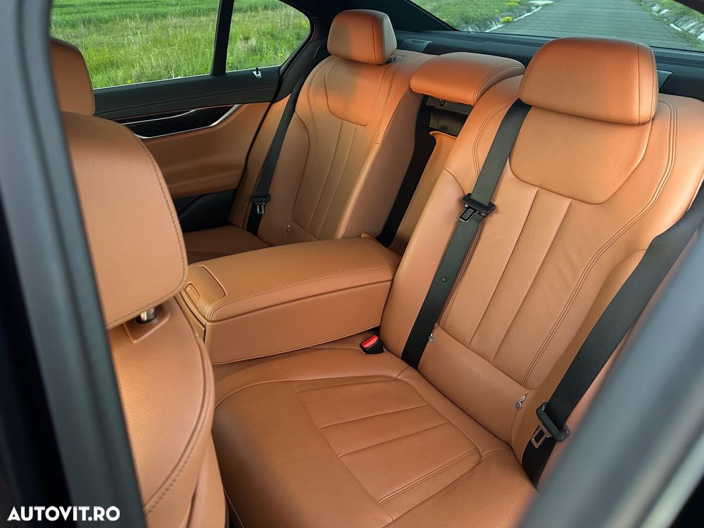 BMW Seria 7 - 12