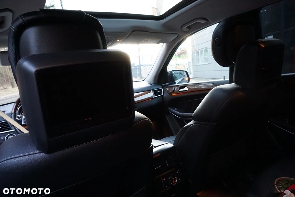 Mercedes-Benz GL - 13