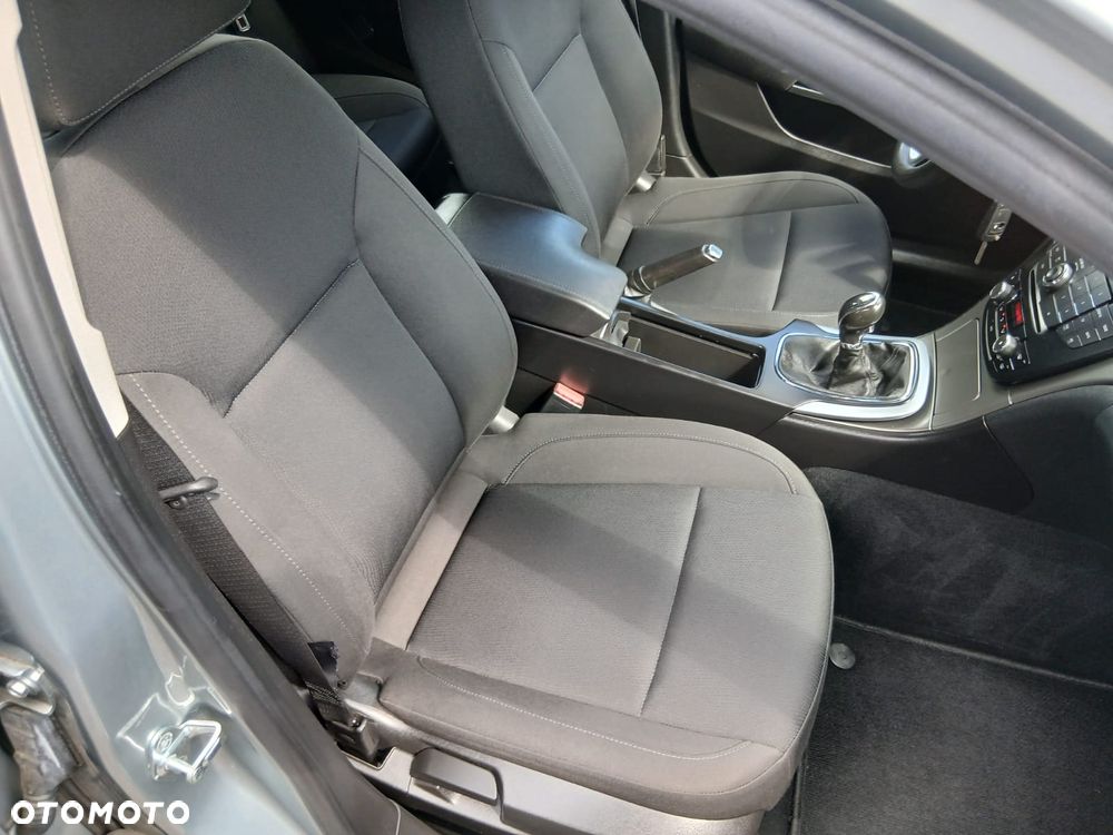 Opel Insignia 1.6 Turbo - 32