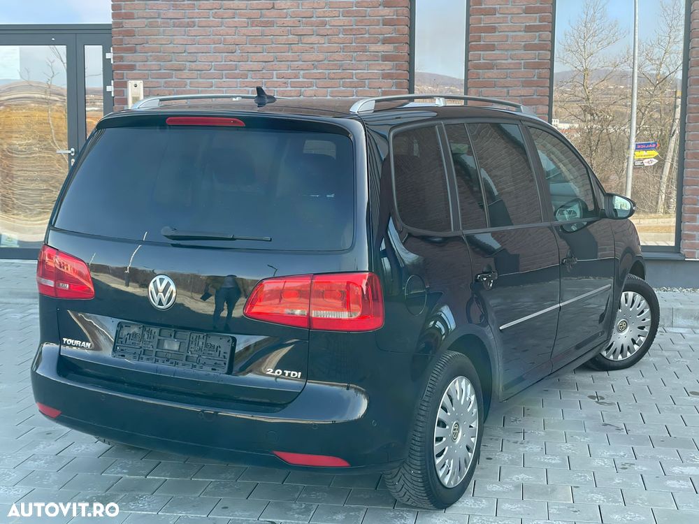 Volkswagen Touran 2.0 TDI DSG Highline - 2