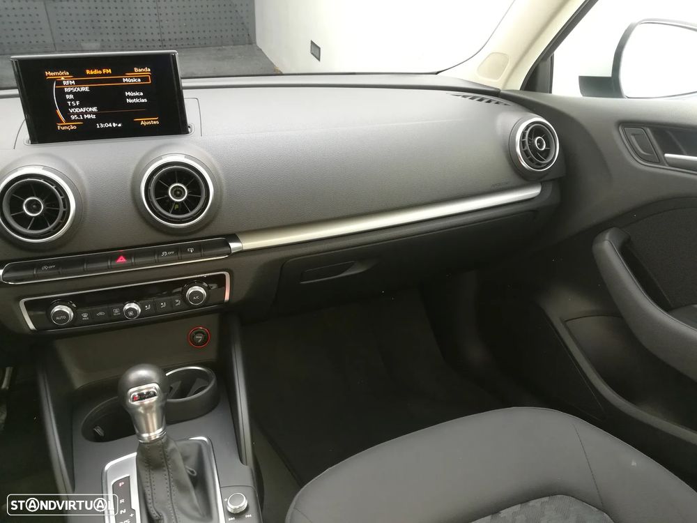 Audi A3 Sportback 1.6 TDI Advance S tronic - 14