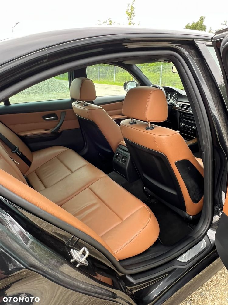 BMW Seria 3 320i - 14