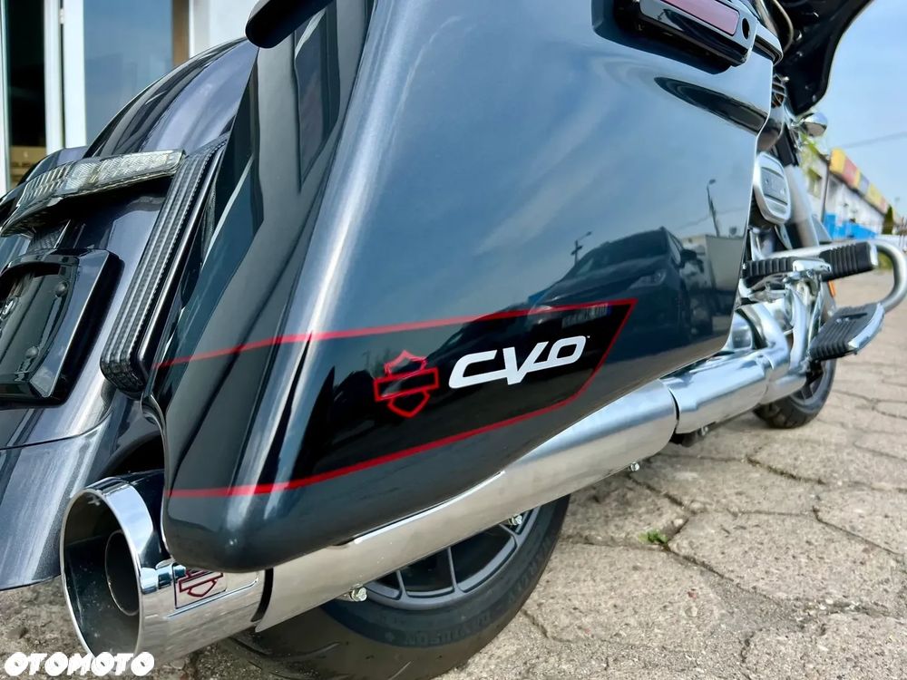 Harley-Davidson CVO Street Glide - 10