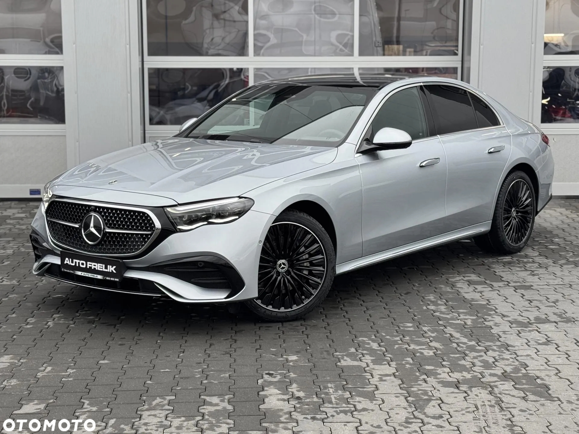 Mercedes-Benz Klasa E 220 d 4Matic 9G-TRONIC Edition AMG Line - 2