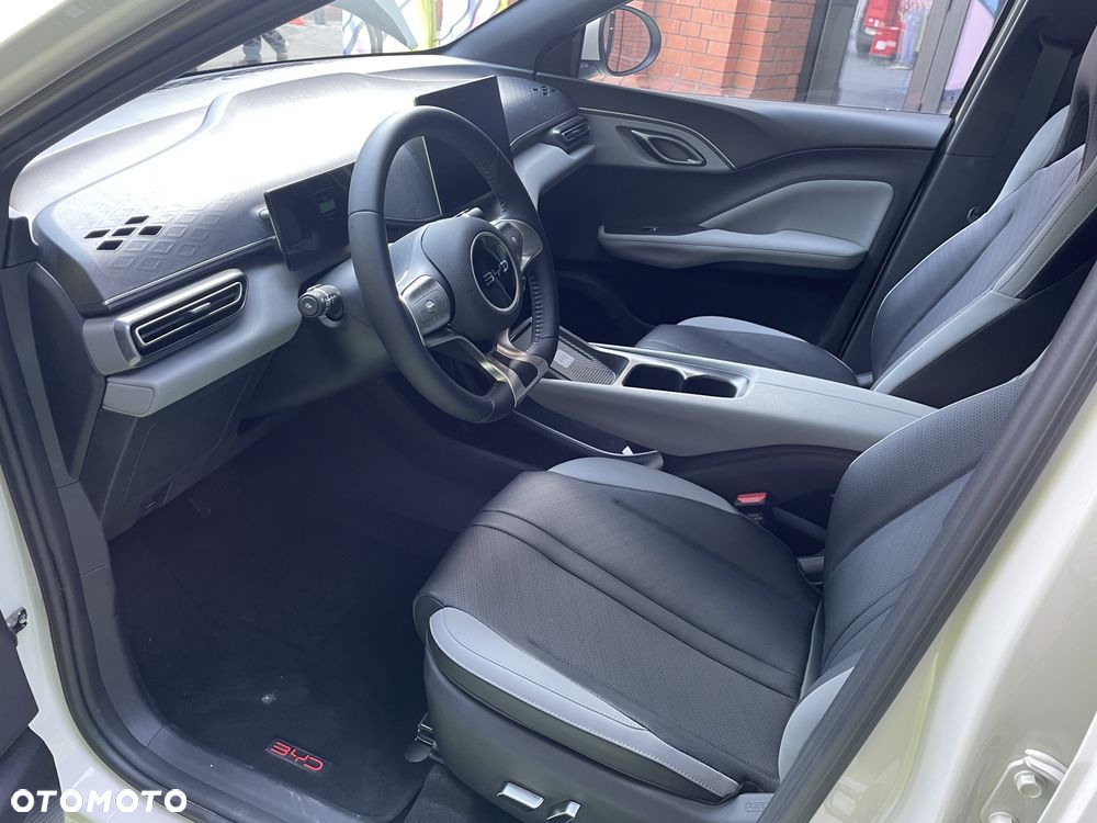BYD Dolphin - 16