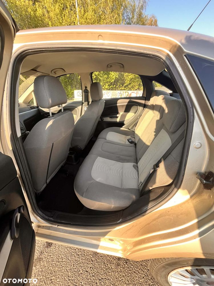 Fiat Linea 1.4 Active - 12