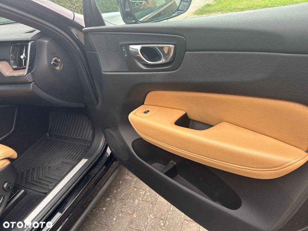 Volvo XC 60 D5 AWD Geartronic Inscription - 16