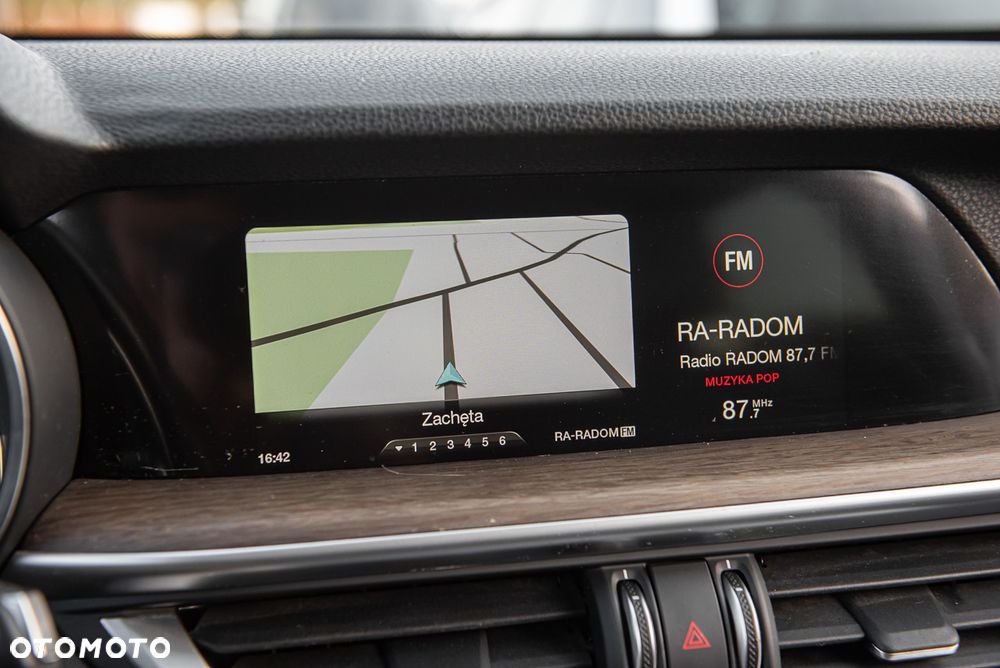 Alfa Romeo Stelvio 2.0 Turbo 16V AT8-Q4 Executive - 28