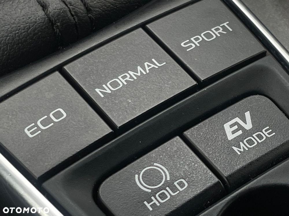 Toyota Camry 2.5 Hybrid Comfort CVT - 31