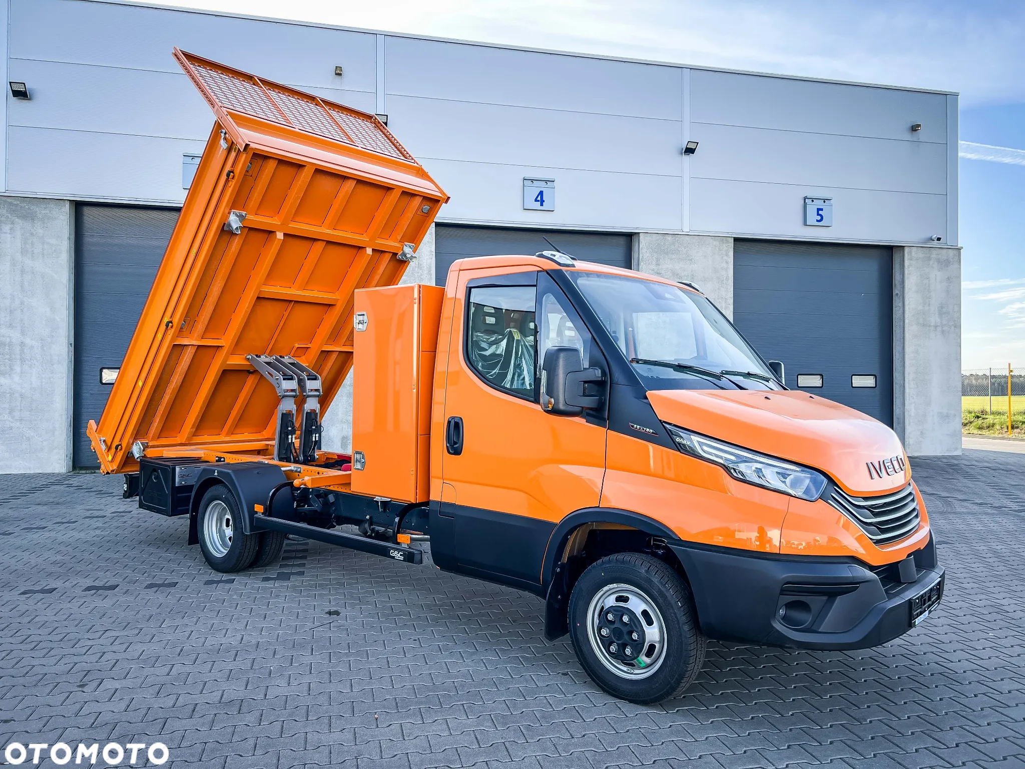 Iveco Daily 35C18H 3.0 Diesel, 6MT, Wywrot & ToolBox - 26