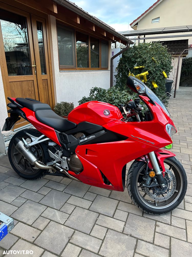Honda VFR 800F V-Tec - 1