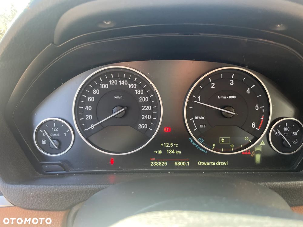 BMW Seria 3 320d Luxury Line - 14