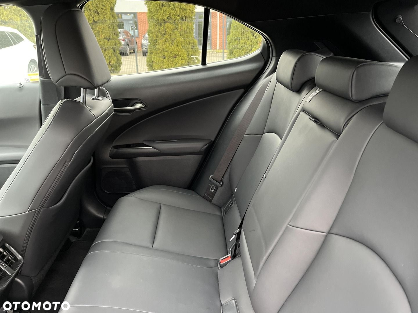Lexus UX 200 F Sport 2WD - 14