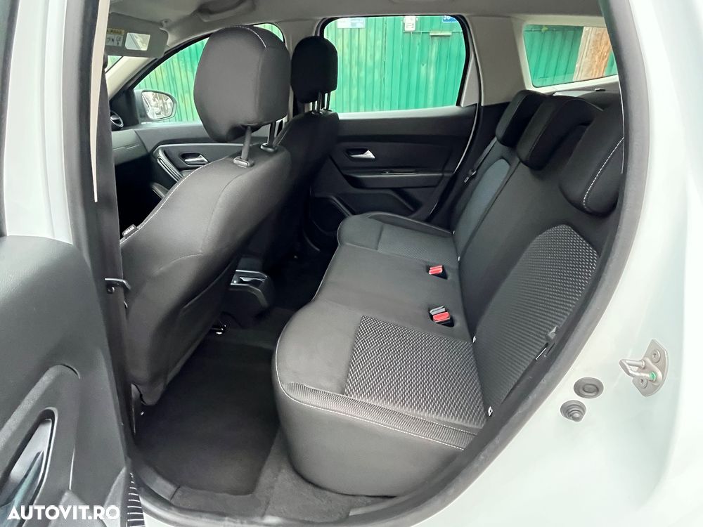 Dacia Duster 1.6 SCe 4WD Essential - 10