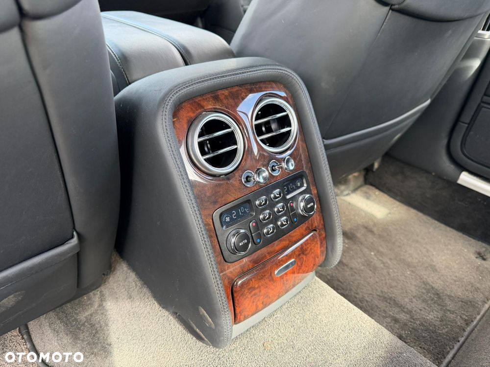Bentley Flying Spur - 17