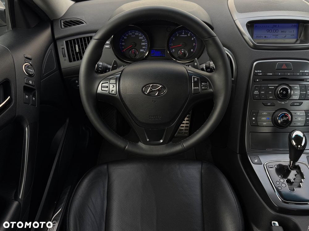 Hyundai Genesis Coupe 3.8 V6 Automatik - 9