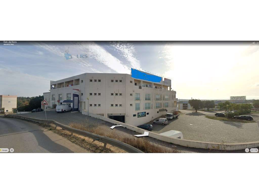 Albufeira, Ferreiras, zona espaçosa, 1º. andar um escritorio em ope... - Grande imagem: 5/19