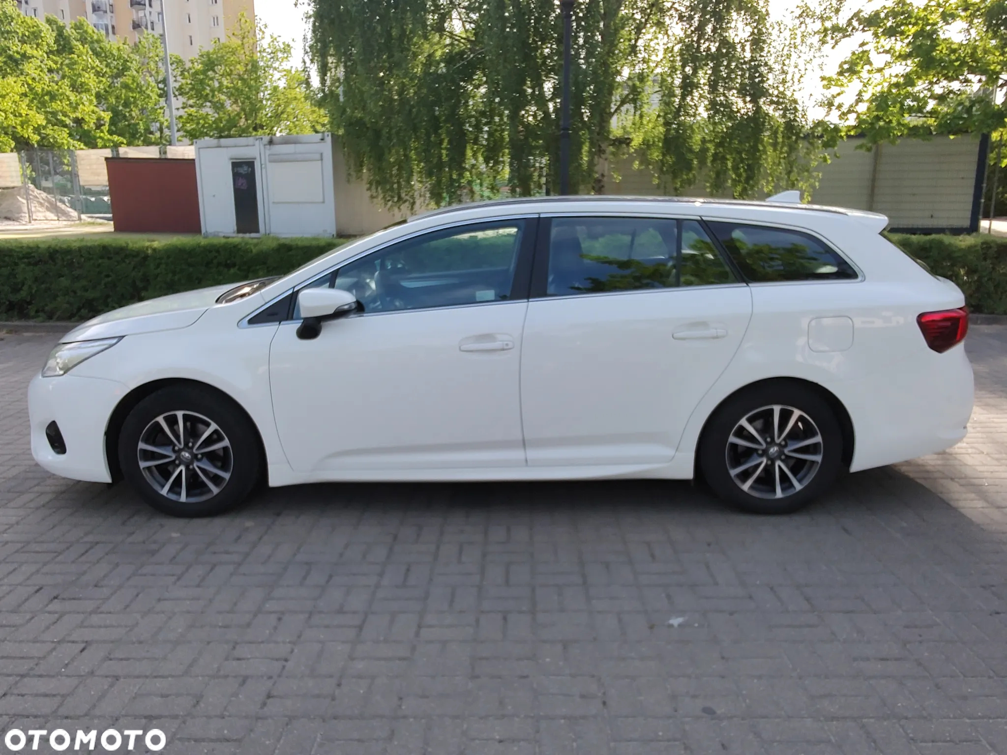 Toyota Avensis 1.8 Premium - 8